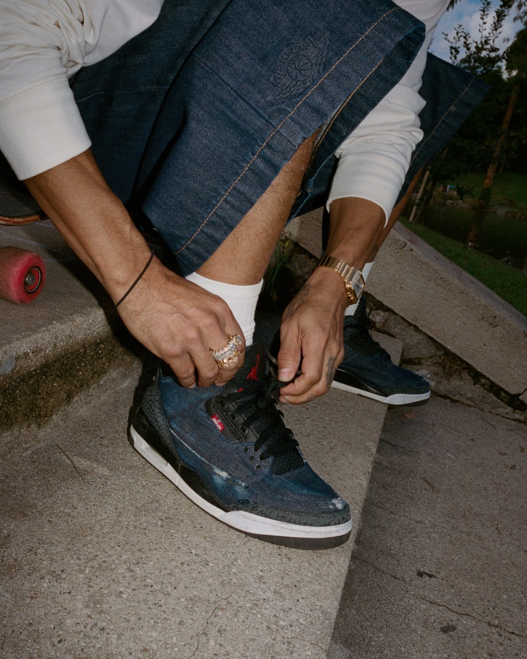 NIKE公式】エア ジョーダン 3 x リーバイス® 'Indigo and Gym Red